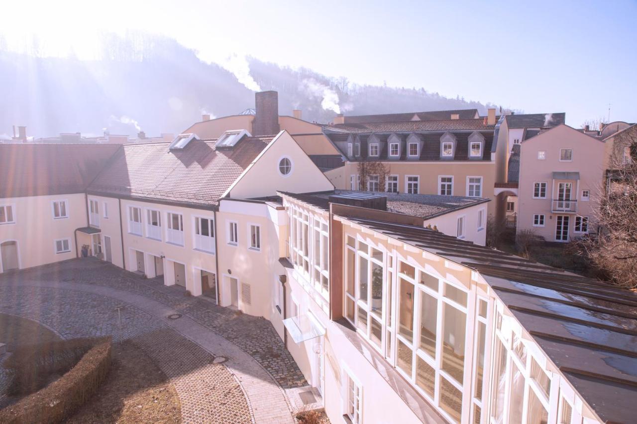 Haus Der Begegnung Heilig Geist Hotel Burghausen Exterior photo