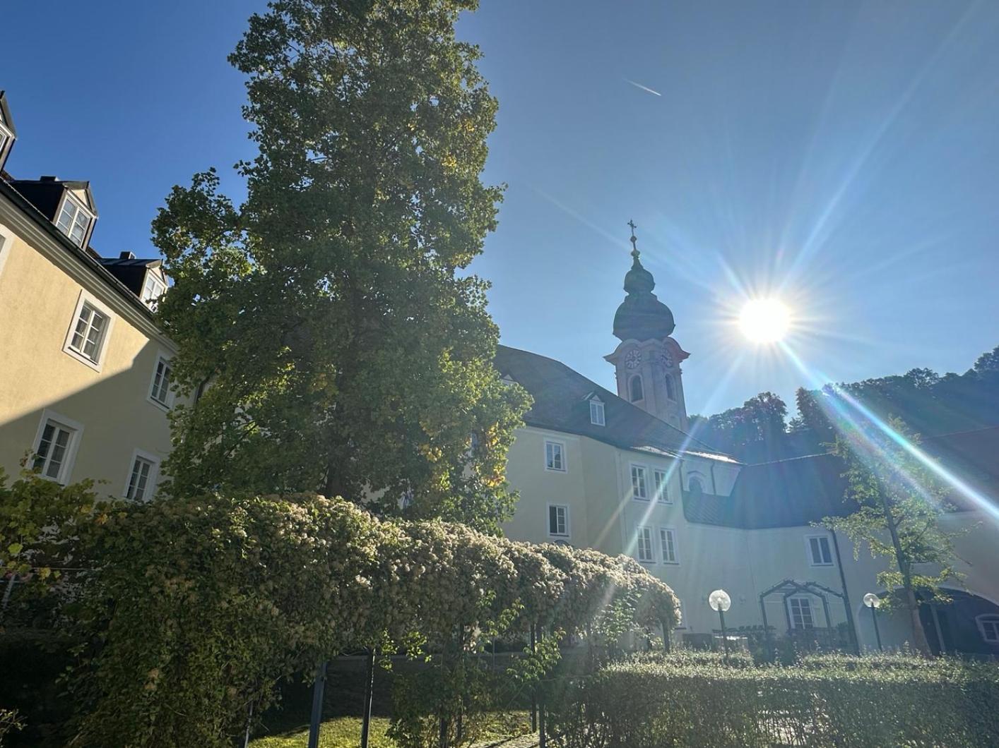 Haus Der Begegnung Heilig Geist Hotel Burghausen Exterior photo