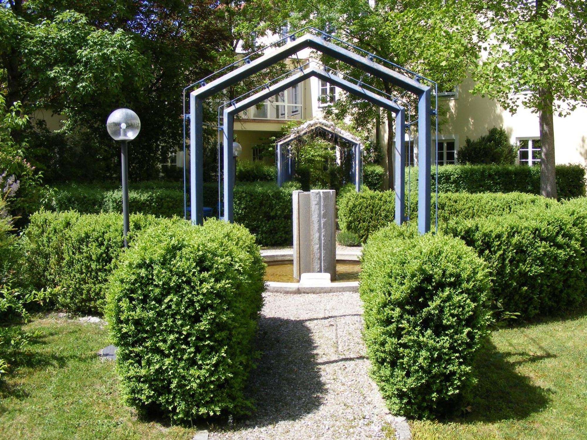 Haus Der Begegnung Heilig Geist Hotel Burghausen Exterior photo