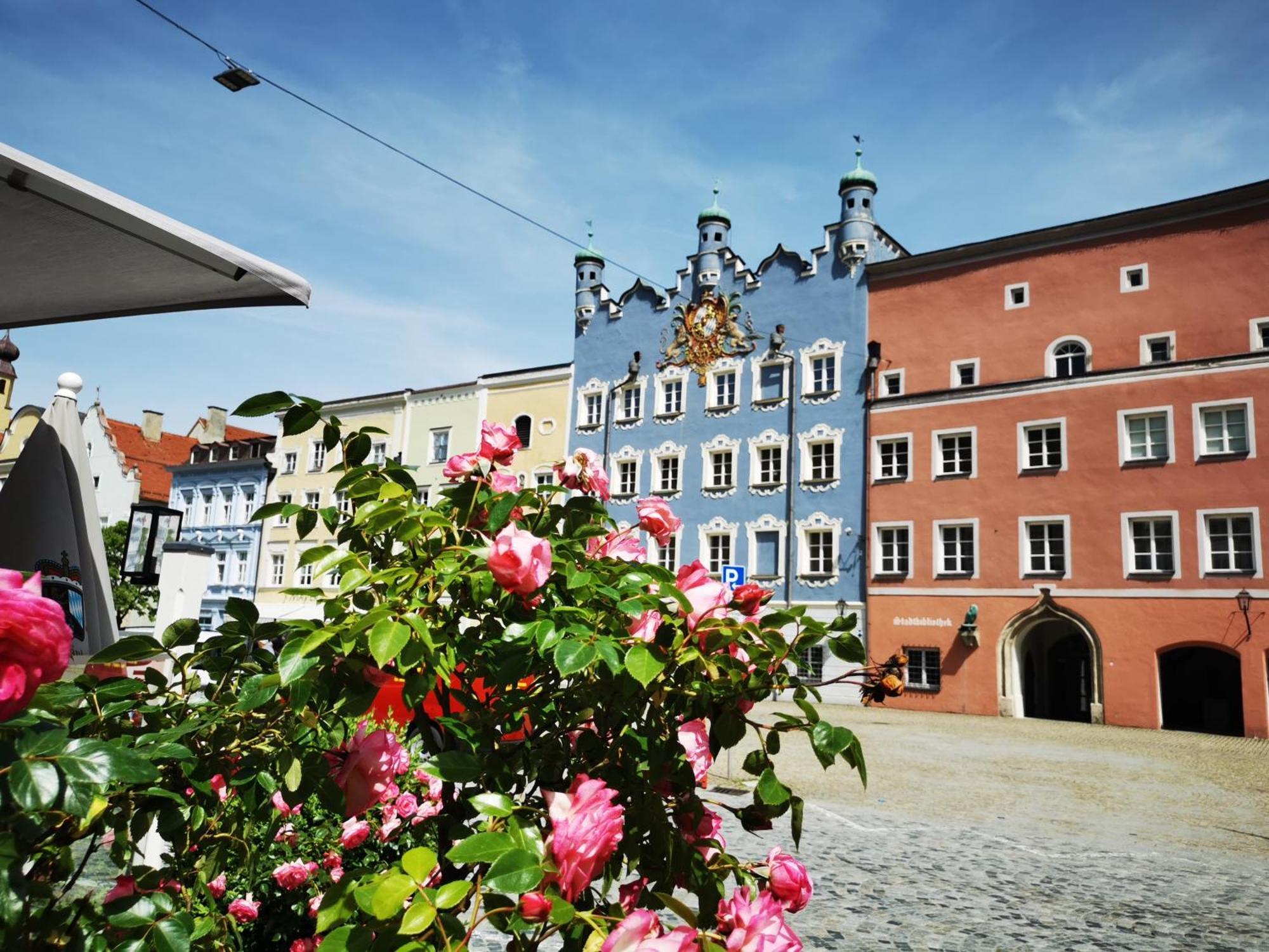 Haus Der Begegnung Heilig Geist Hotel Burghausen Exterior photo