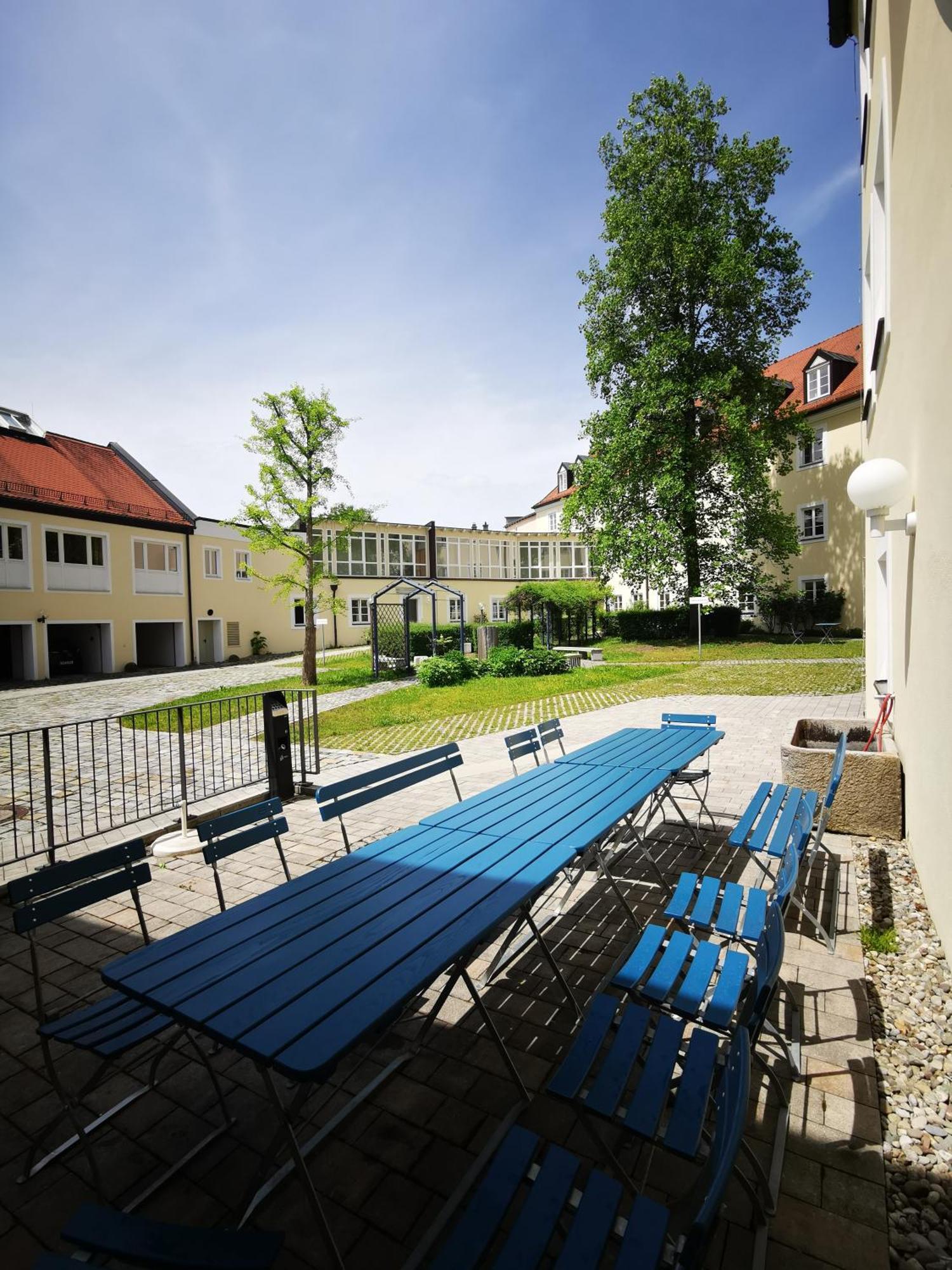 Haus Der Begegnung Heilig Geist Hotel Burghausen Exterior photo