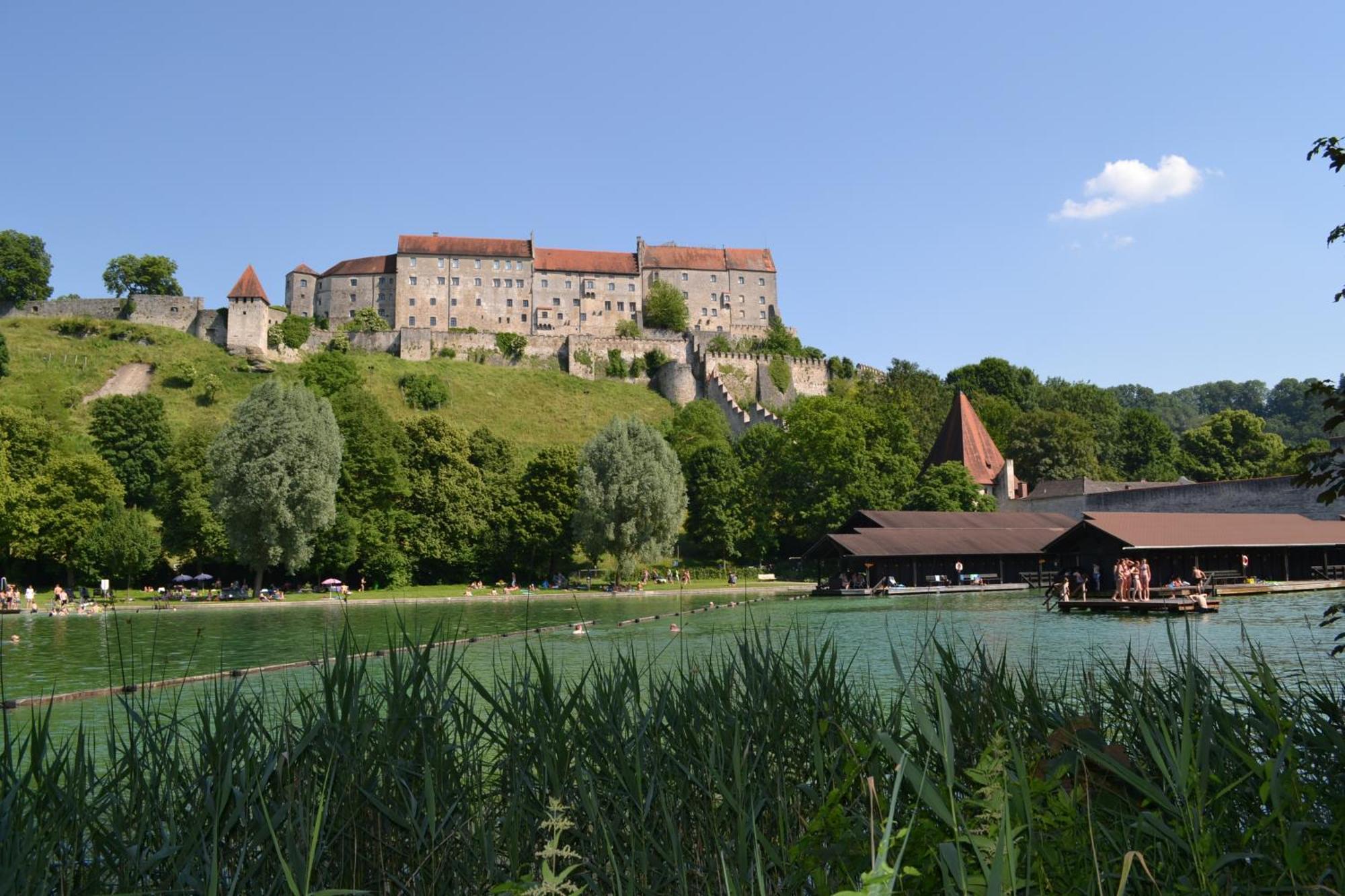 Haus Der Begegnung Heilig Geist Hotel Burghausen Exterior photo