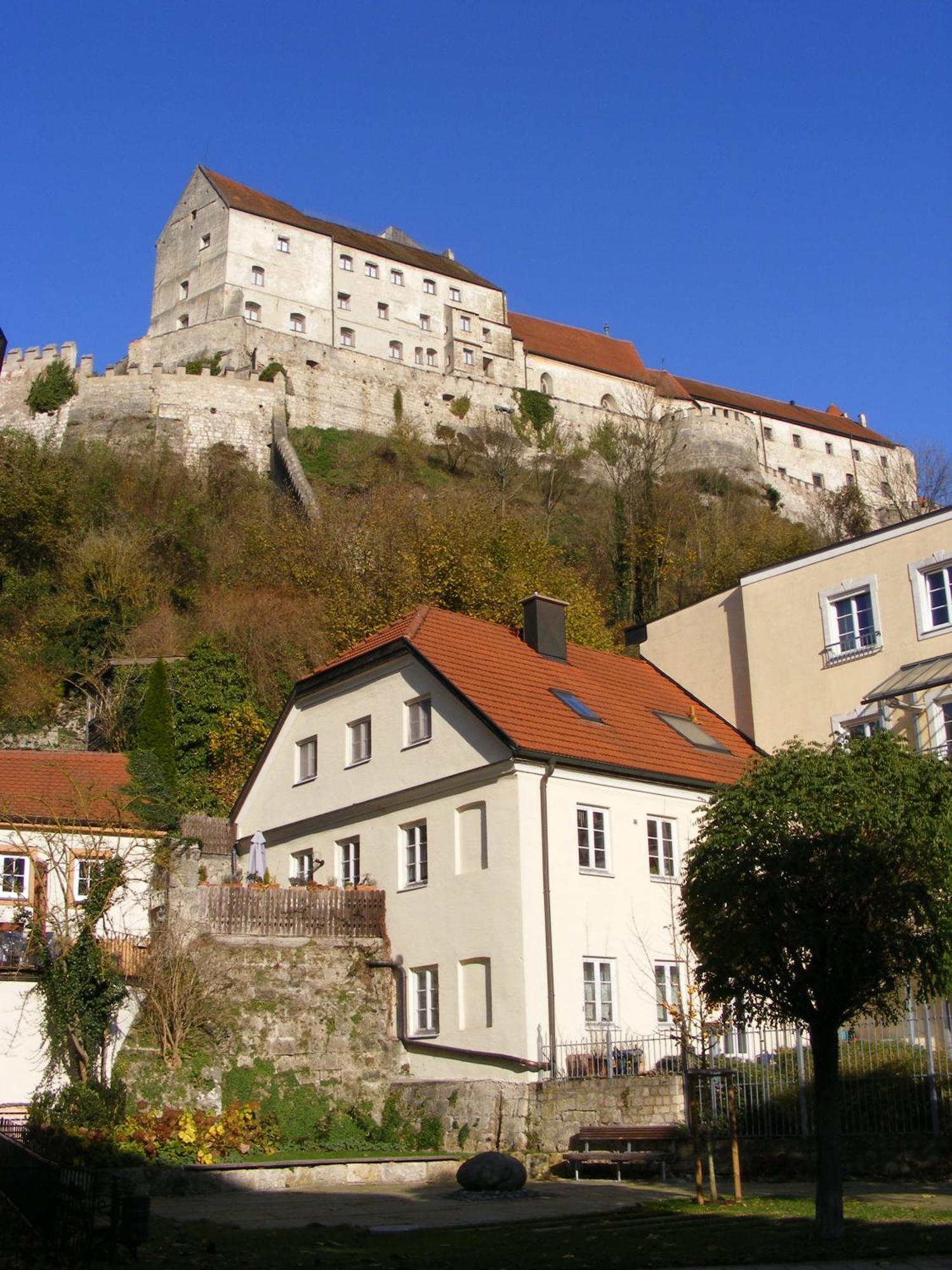 Haus Der Begegnung Heilig Geist Hotel Burghausen Exterior photo